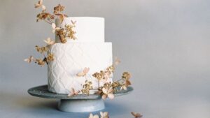 Ways To Decorate A Wedding Cake